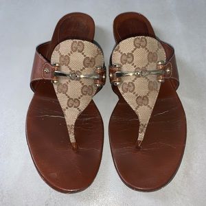 Gucci Size 9.5 (Euro 39.5) GG Brown Canvas Sandal